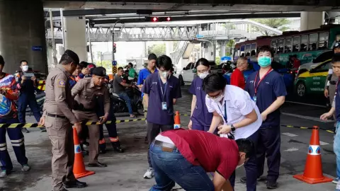 เภสัชกร ดับสยอง โดดสถานีรถไฟฟ้าเอ็มอาร์ที ท่าพระ เครียดเมียกำลังผ่าตัด