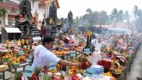 คนล้นวัด ร่วมพิธีบวงสรวงใหญ่ ท้าวเวสสุวรรณ วัดจุฬามณี ปีละครั้ง