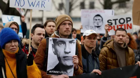 รัสเซียจำคุกผู้ประท้วง 154 คน ฐานชุมนุมไว้อาลัย อเล็กเซ นาวาลนี 