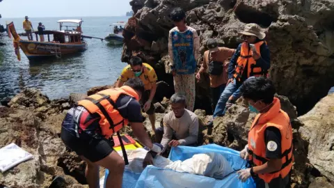 พบศพกัปตันเรือหางยาว ถูกชนตกทะเล 3 วันก่อน ลอยติดเกาะไก่ กระบี่ 