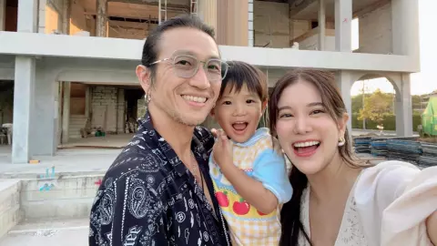 ตูน-ก้อย เผยภาพบ้านใหม่ที่ จ.ภูเก็ต ก่อสร้างมา 1 ปี ใหญ่อลังการมาก