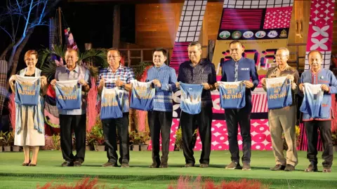 สัมผัสอัตลักษณ์พื้นบ้าน ที่งานมูนมังอีสาน ครั้งที่ 15 ยกระดับสู่หัตถกรรมร่วมสมัย