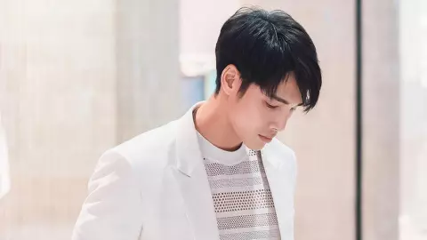 พระเอกดัง หล่อเกินเบอร์ เจอสาวทำของใส่ อาการหนักจนเกือบขิต 