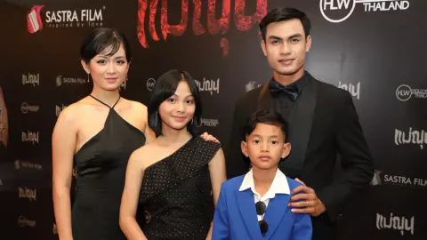 ผู้สร้าง แม่ณุน พร้อมนักแสดง บินลัดฟ้าร่วมงานเปิดตัวหนังพร้อมเคลียร์ประเด็นดราม่า 