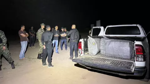 ตร.-ทหารบึงกาฬ สกัดจับยาบ้า 6 ล้านเม็ด ขณะลำเลียงขึ้นฝั่งแม่น้ำโขง