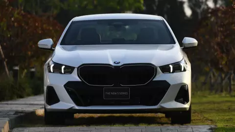 มาแล้วอย่างหล่อ BMW 530e M Sport Pro Plug in Hybrid วิ่งไฟฟ้าเพียวไกล 108 กิโลเมตร 