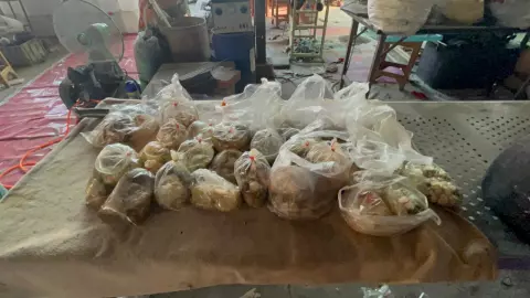 ดราม่าคนแอบทิ้ง "แกงถุง" 5 กระสอบ วัดในพื้นที่คาดไม่ใช่ฝีมือ "พระสงฆ์"