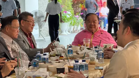 “บิ๊กป้อม” นัดลูกพรรคพปชร. ทานมื้อเที่ยง ชวนร่วมกิจกรรมสัญจร 3 มี.ค.นี้