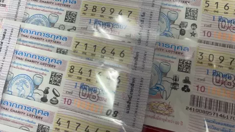 รวมเลขเด็ด 1/3/67 หวยงวดล่าสุด ลุ้นรวยเป็นเศรษฐีรางวัลที่ 1 บ่ายวันนี้