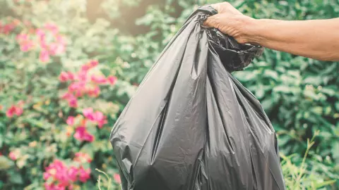 ถนนหลัง ม.สงขลานครินทร์ พบคนมักง่ายแอบนำขยะมาทิ้งจนกองใหญ่ วอน จนท.จัดการให้ที