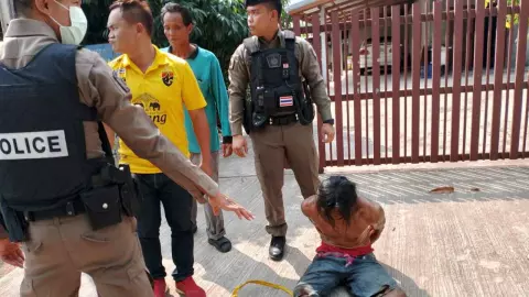 หลานทรพีเมาคลั่ง ทำร้ายยายวัย 80 ปีดับอนาถ แม้จะร้องขอความช่วยเหลือ