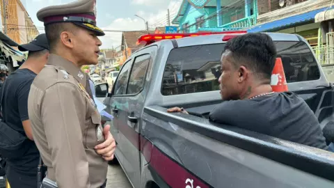 ห้างฯ แตก หนุ่มบ้ากัญชา พกปังตอไปขอกู้เงินดาวน์รถ 