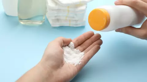 เพจดังอธิบาย ทำไมผู้ผลิต "แป้งเด็ก" ในปัจจุบัน ถึงเปลี่ยนมาใช้ "แป้งข้าวโพด"