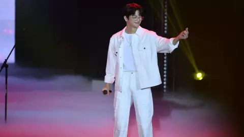 “ซออินกุก”  เขยไทยของแท้ ให้เลขนำโชค โชว์ลีลาตำส้มตำไทยป้อนแฟนคลับ