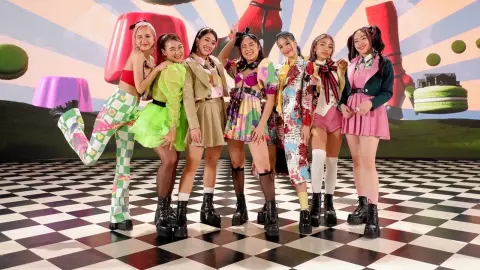 ที่นี่เพิ่งรู้จัก “4 EVE” ยุให้ร้องเพลง “สงกรานต์”