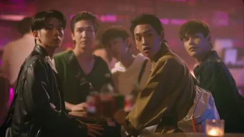 ค่ายเท แหกทุกกฎ จุดเริ่มต้นความวายป่วงของ 5 หนุ่ม ในซีรีส์ Close Friend 3 Soju Bomb