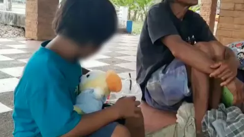 อนาถใจ พ่อพาลูกสาว 7 ปี เร่ร่อนขอทาน นำเงินซื้อสุรา เด็กไม่ได้เรียนหนังสือ