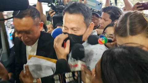 รองผู้การ จ.สงขลา พร้อมเสี่ยอู๊ด หาดใหญ่ มอบตัวสู้คดีฟอกเงินเว็บพนัน