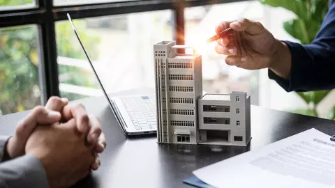 MQDC เกี่ยวก้อย "ไนต์สบริดจ์" รุกขายวิสซ์ดอมคราฟต์สามย่าน