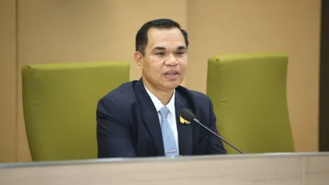 สพฐ. สั่งด่วนสืบสวนหาข้อเท็จจริง ปม "ผอ.โรงเรียน" หวงเก้าอี้