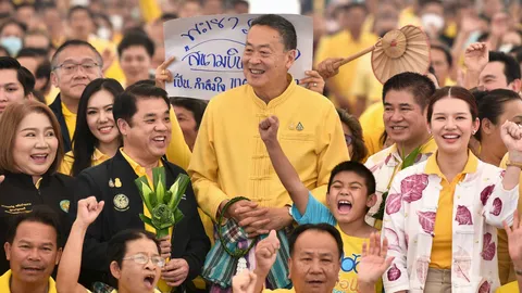 “เศรษฐา” หยอดหวาน “คนดอกคำใต้” ต้อนรับอบอุ่น “ธรรมนัส” นำคนพะเยารับนายกฯ