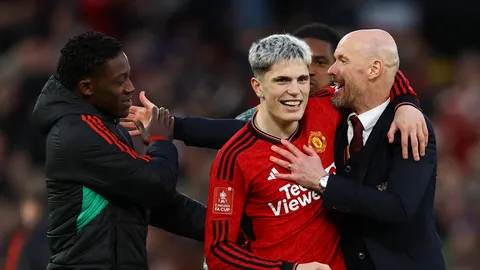 ทำดีมีรางวัล "แมนยูฯ" ถลุงคลัง อัปค่าเหนื่อยให้ "แข้งฟอร์มเทพ" แม้เพิ่งต่อสัญญาหมาดๆ