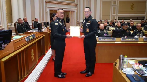 ผบ.ทบ.จ่อทำสมุดปกขาว RTA 5.0 นำ ทบ.สู่ความทันสมัย ปลื้มผลงาน 6 เดือน