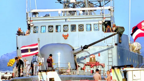 ทร.ย้าย-ผู้การเรือหลวงชลบุรี กระสุนปืนใหญ่ ลั่นใส่เรือหลวงคีรีรัฐ ทหารบาดเจ็บ 14