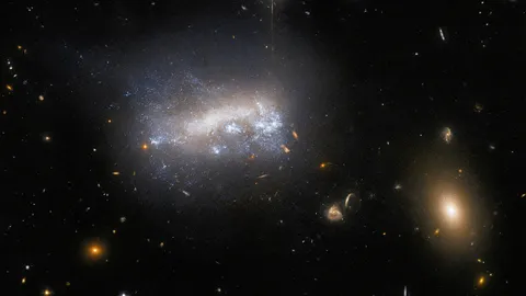 นักดาราศาสตร์ สหรัฐฯ เผยภาพจากกล้องฮับเบิลพบกาแล็กซีแคระห่างโลก 52 ล้านปีแสง