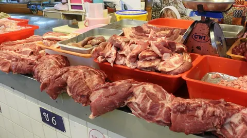 ฟันแหล่งผลิตหมูบดเถื่อน-ย้ำทำตามกฎหมาย