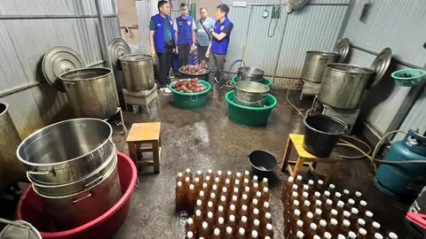 ผงะ โรงงานผลิต 4x100 น้ำกระท่อมผสมแก้ไอที่บางละมุง 