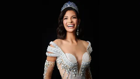 Hello Universe นางงามจักรวาล เช็กอินไทยแลนด์ฉลองสงกรานต์ครั้งแรก