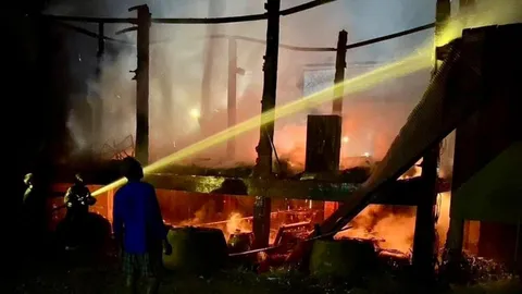ไฟไหม้โรงครัววัดที่บางระกำวอด หลังมีไฟช็อตคัตเอาต์ระเบิด 