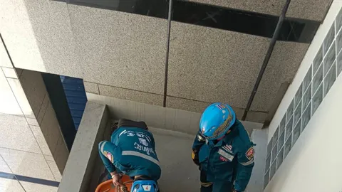 หญิงวัย 46 ปี ดิ่งตึกสำนักงานย่านรัชดาฯ เครียดเจ้าหนี้ตามทวงไม่เว้นแต่ละวัน