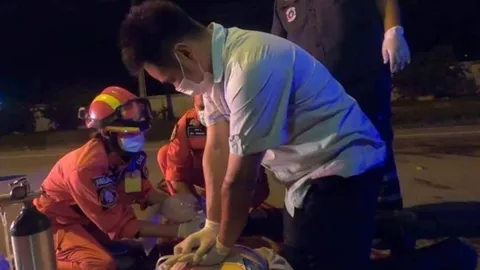 โซเชียลแห่ชื่นชม หนุ่มพนักงานเซเว่นฯ ใช้เวลาว่างเป็นอาสากู้ภัย