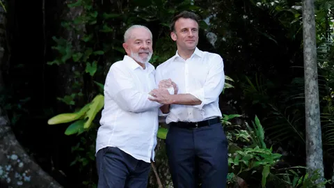 สัมพันธ์แนบแน่น