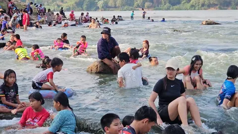 ซอฟต์โอเพนนิ่ง แก่งสะพือที่อุบลฯ คึกคัก นักท่องเที่ยวแห่เล่นน้ำเกินคาด 