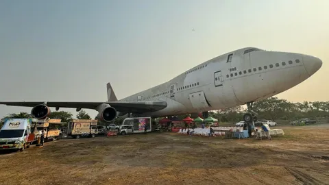 แลนด์มาร์กใหม่นครปฐม เปิดแล้ว ตลาดมีตติ้ง มาร์เก็ต โบอิ้ง 747 ที่ดอนตูม 