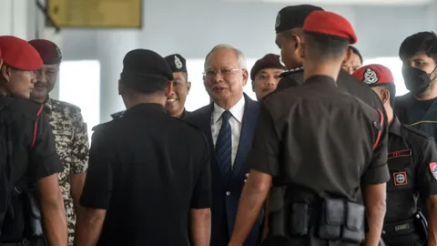 "นาจิบ ราซัค" อดีตนายกฯ มาเลเซีย ยื่นขอศาลกลับมารับโทษจำคุกที่บ้าน