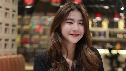 เปิดวาร์ป "ทนายปลาย" สาวสวยยิ้มหวาน โซเชียลพูดถึงกันเต็มฟีด