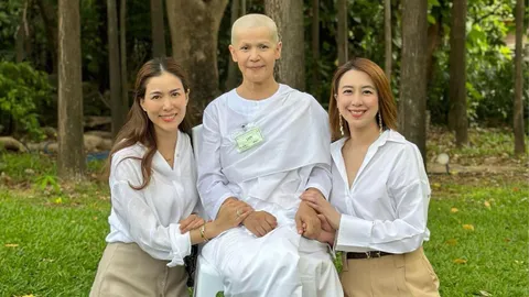 ชมภาพนักแสดง-ผู้จัดละครสาว ปลงผมบวชชี เชอรี่-ดิว ร่วมอนุโมทนาบุญ