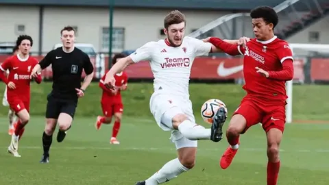 เด็กปั้น “แมนยูฯ” ไล่ถล่ม “ลิเวอร์พูล U18” 9-1 ข่มขวัญเด็กหงส์ก่อน “แดงเดือด” ชุดใหญ่