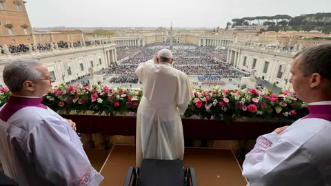 วาติกัน แสดงจุดยืนต่อต้านการแปลงเพศ-อุ้มบุญ