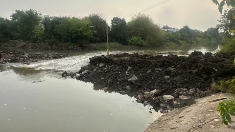 ยังอุดทำนบแตกที่ปากคลองประเวศบุรีรมย์ไม่ได้ น้ำเค็มขึ้นสูงเกรงกระทบทำประปา