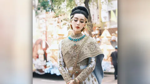 สะกดทุกสายตา ฟ่าน ปิงปิง โผล่เซอร์ไพรส์ ในลุคนางสงกรานต์บนรถแห่ ฉลองปีใหม่ไทย