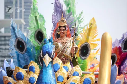 สวยประจักษ์ เชย์นิส มิสยูนิเวิร์ส 2023 แปลงโฉมเป็นนางสงกรานต์ ร่วมขบวนแห่รอบเมือง