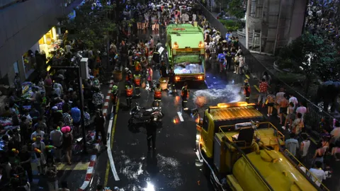 สัญจรได้แล้ว "ถนนสีลม" กทม.เคลียร์พื้นที่ พรุ่งนี้เวลาเดิม-ปิดอีก 1 วัน