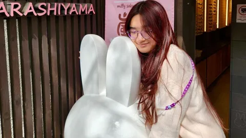 ขยี้ตารัวๆ ลูกสาวอดีตนางเอกดัง โตเป็นสาวแล้ว สวย หุ่นดี เป็นนางแบบได้เลย