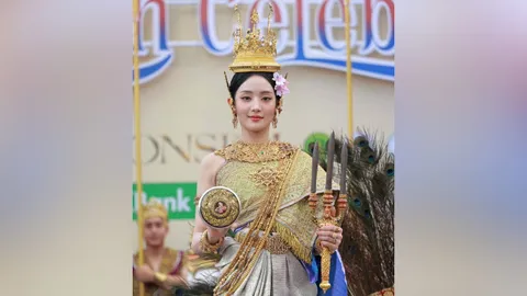 “มินนี่ (G)I-DLE” สวยจึ้ง! แปลงโฉมเป็นนางสงกรานต์มโหธรเทวีครั้งแรก