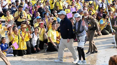 ปีติ "พระราชินี" ทรงชนะเลิศเรือใบ "ในหลวง" เสด็จทอดพระเนตรแข่งขันข้ามอ่าว